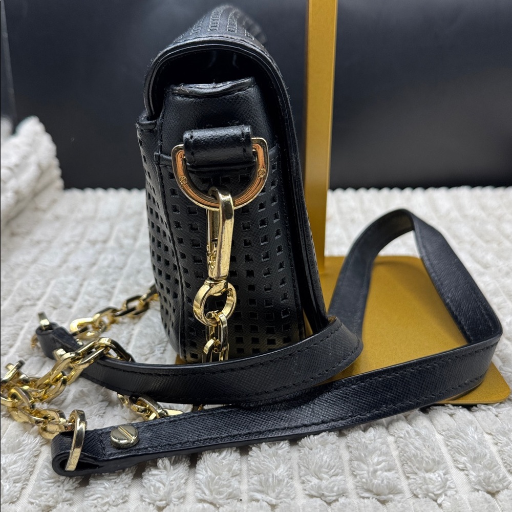❌SOLD❌Tory Burch Robinson Chain Small Crossbody Bag - Picture 3 of 11